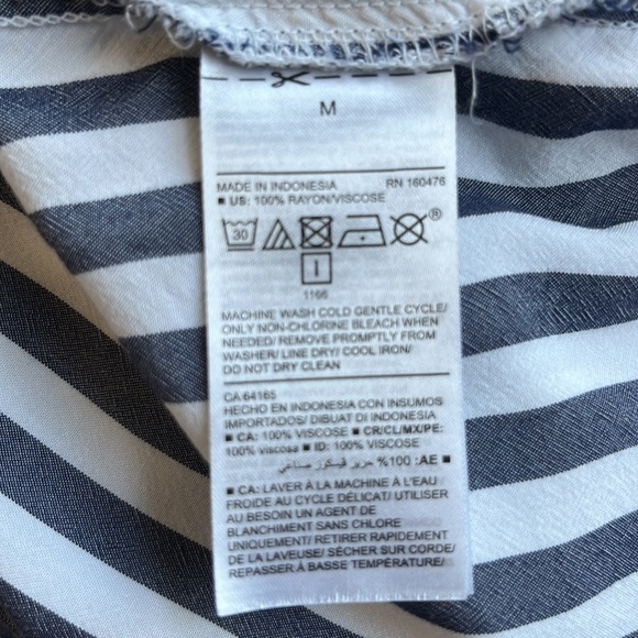Old Navy Gray/White Striped Blouse Size M - Picture 4 of 4